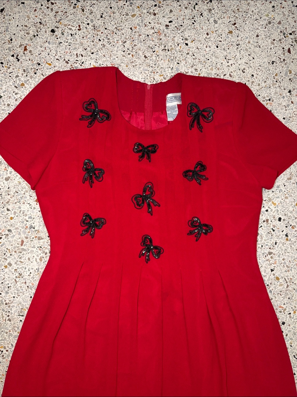 Red midi dress black sequin bows back zip
Holiday 6 vintage